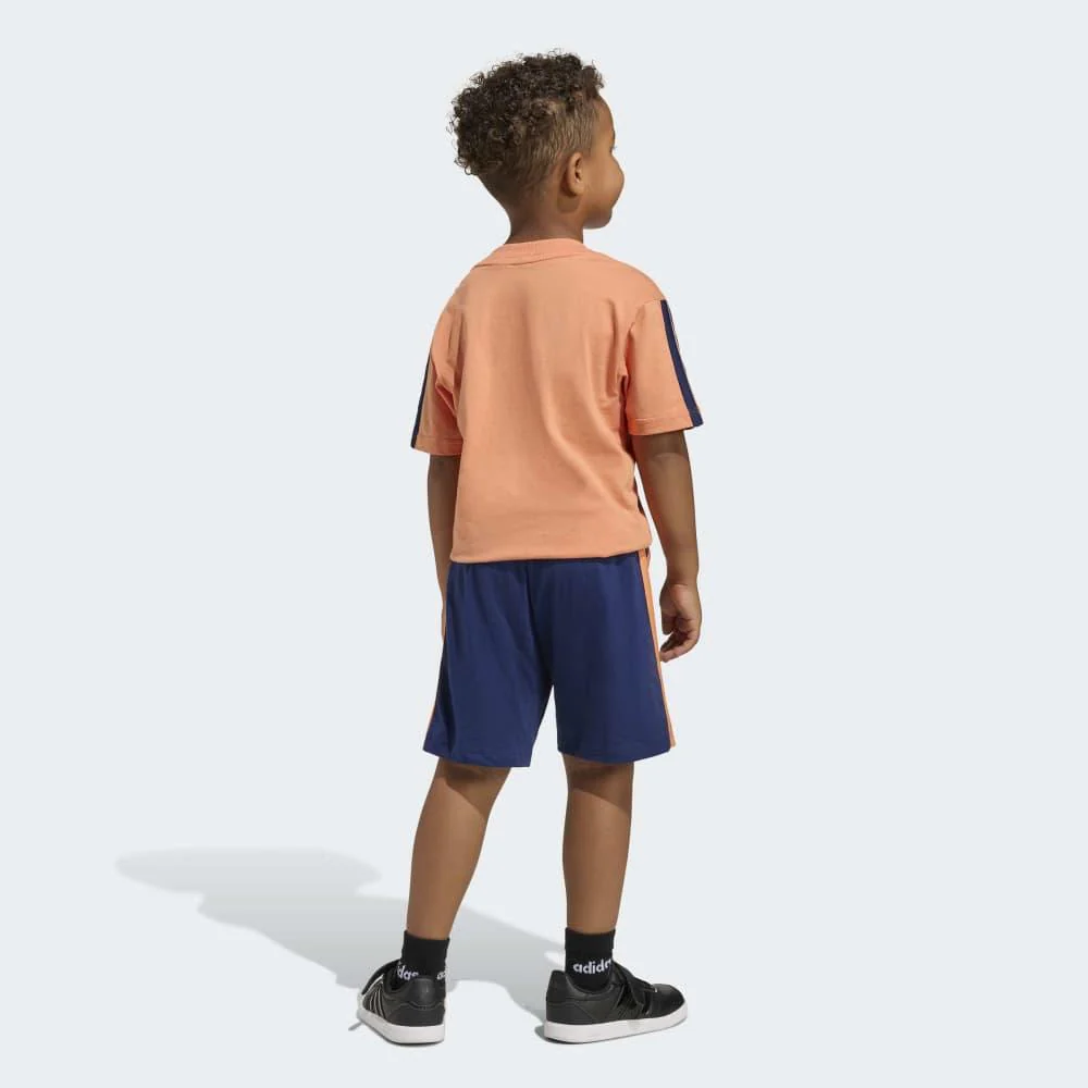 adidas Conjunto Camiseta Y Pantalón Corto Essentials (niños) - Image 2