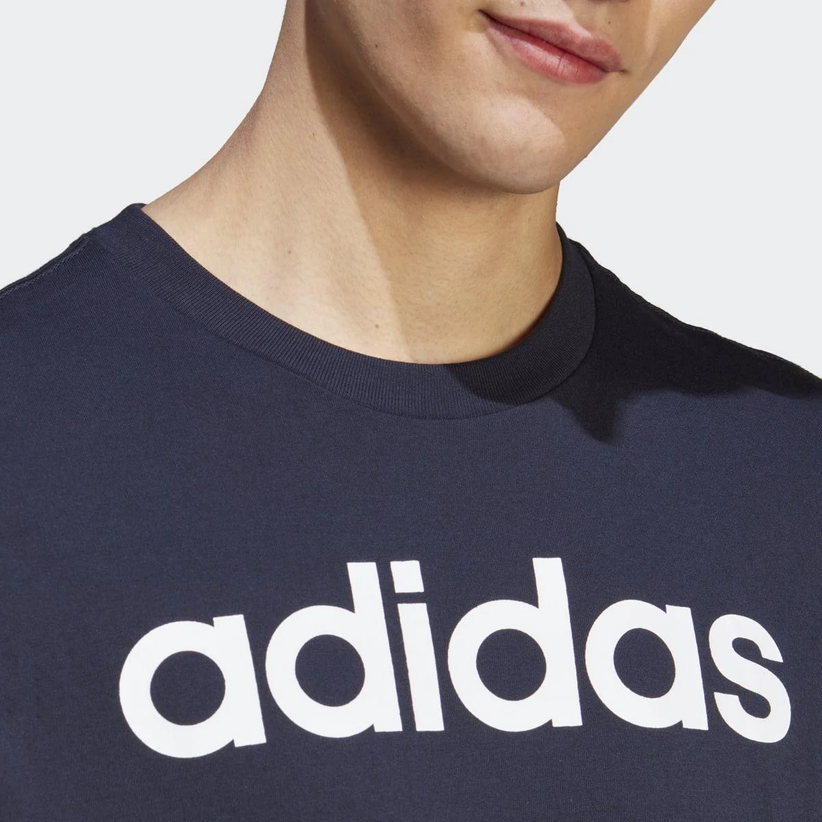 adidas Essentials Single Jersey Linear Embroidered Logo - Image 4