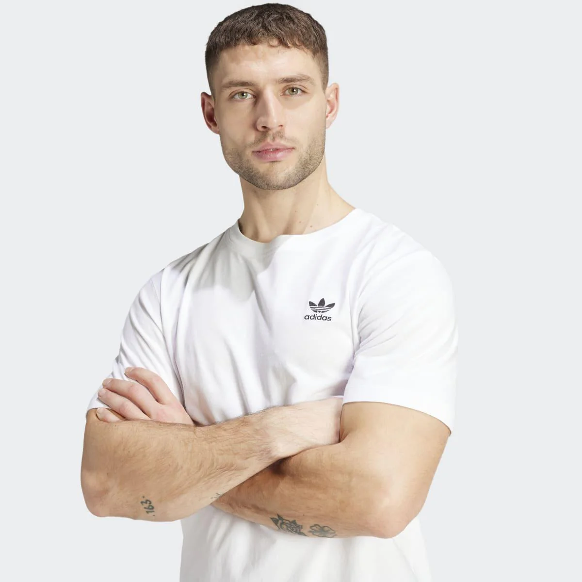 Camiseta Casual Hombre Essential Tee adidas Sportswear - Image 5