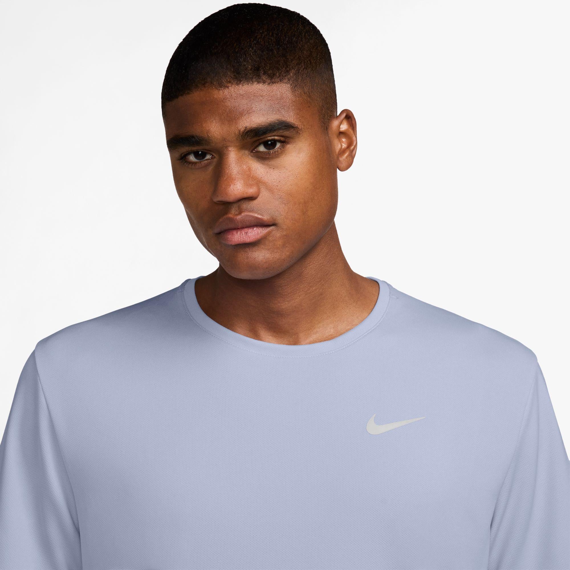 Camiseta Nike De Running Miler DrI-Fit uv - Image 3