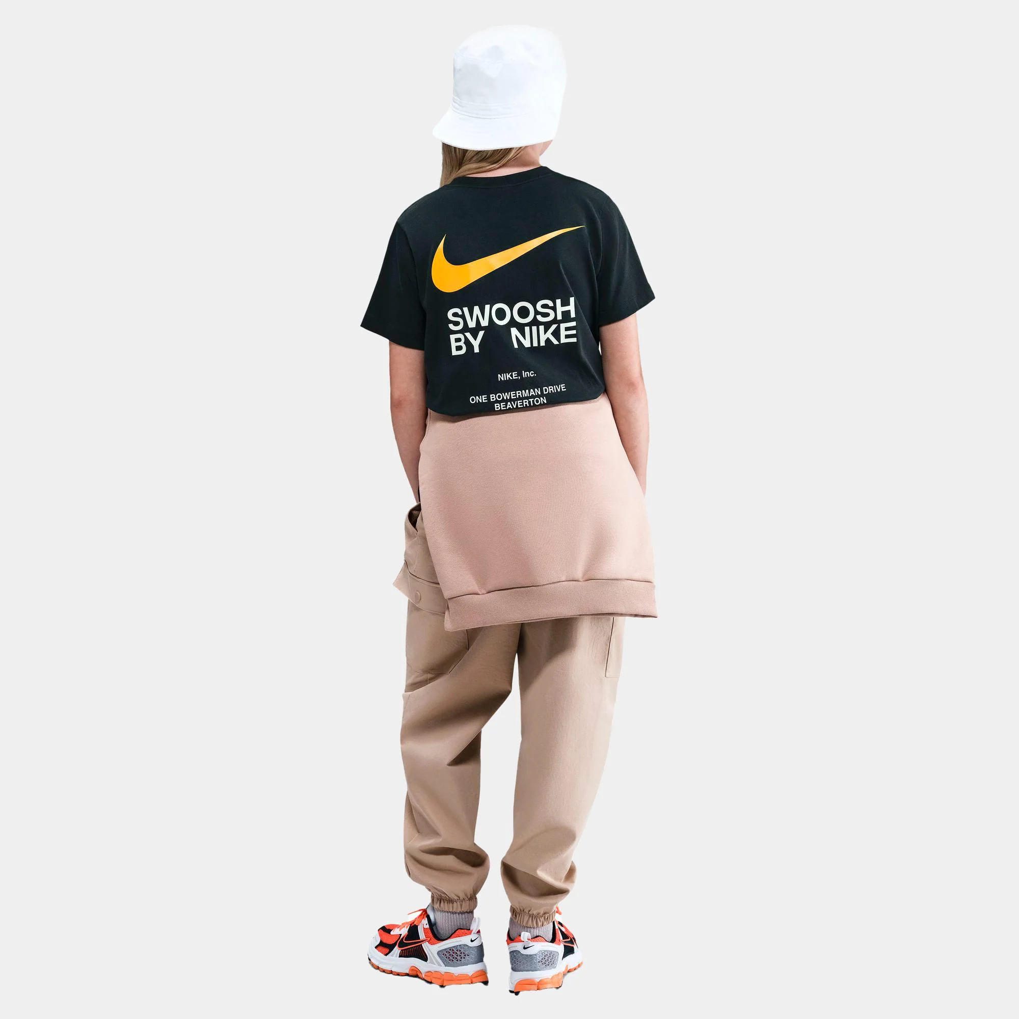 Camiseta Nike Sportswear Big Kids' - Image 2