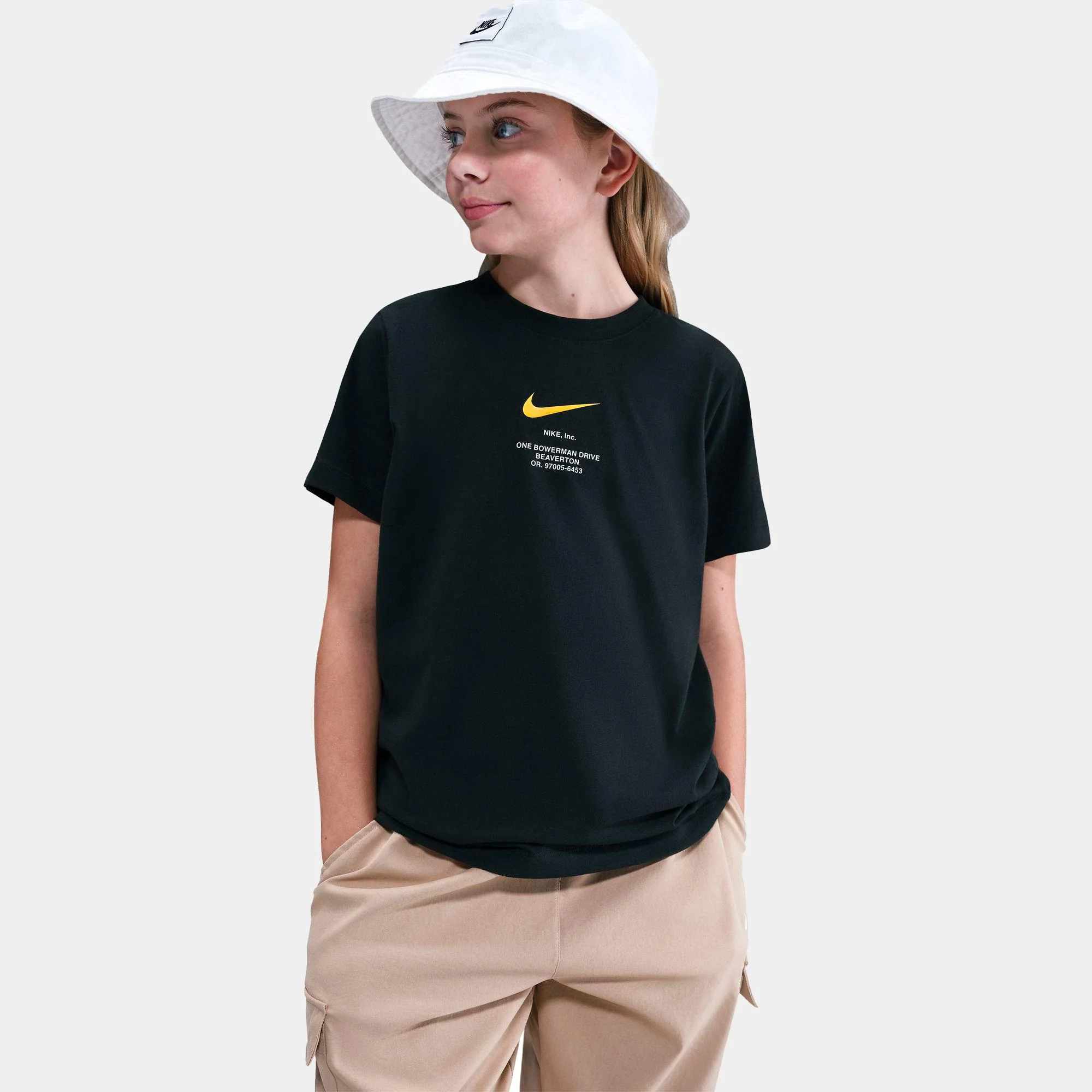 Camiseta Nike Sportswear Big Kids' - Image 3