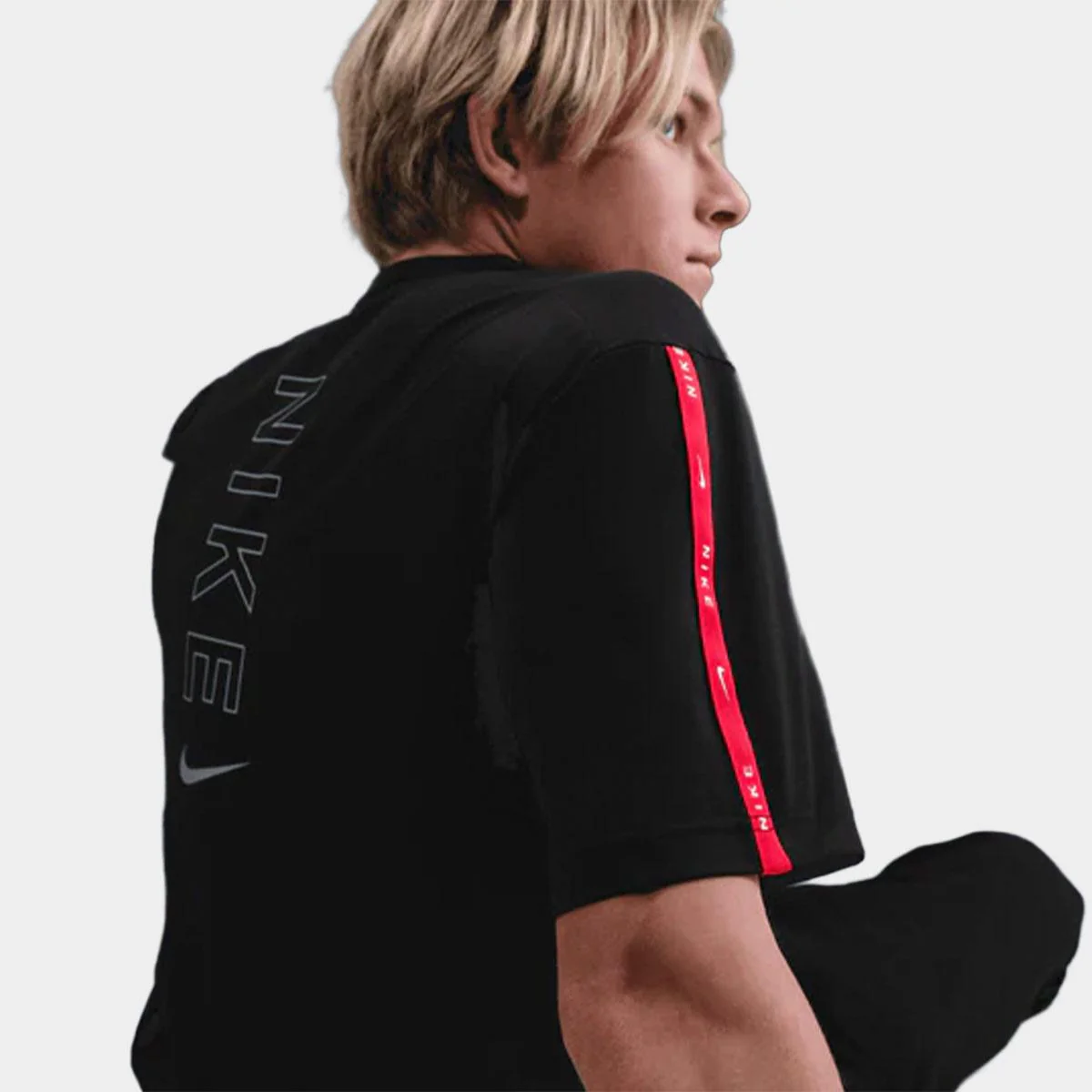 Camiseta Nike Sportswear DrI-Fit - Image 4