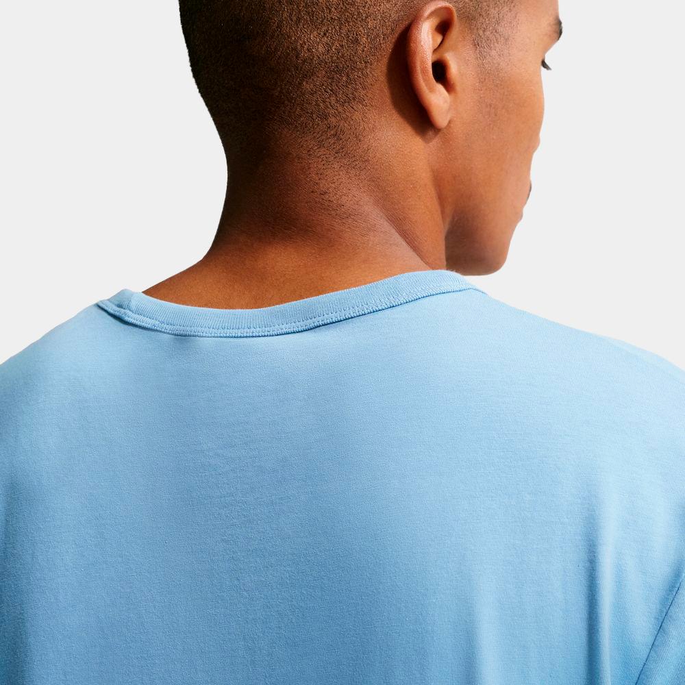 Camiseta Nike Sportswear Men's Graphic - Image 5