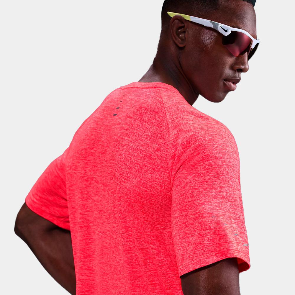 Camiseta De Running Nike Stride DrI-Fit Adv - Image 2