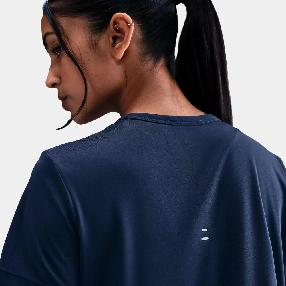 Camiseta Nike Tempo De Running De Manga Corta DrI-Fit - Mujer - Image 4