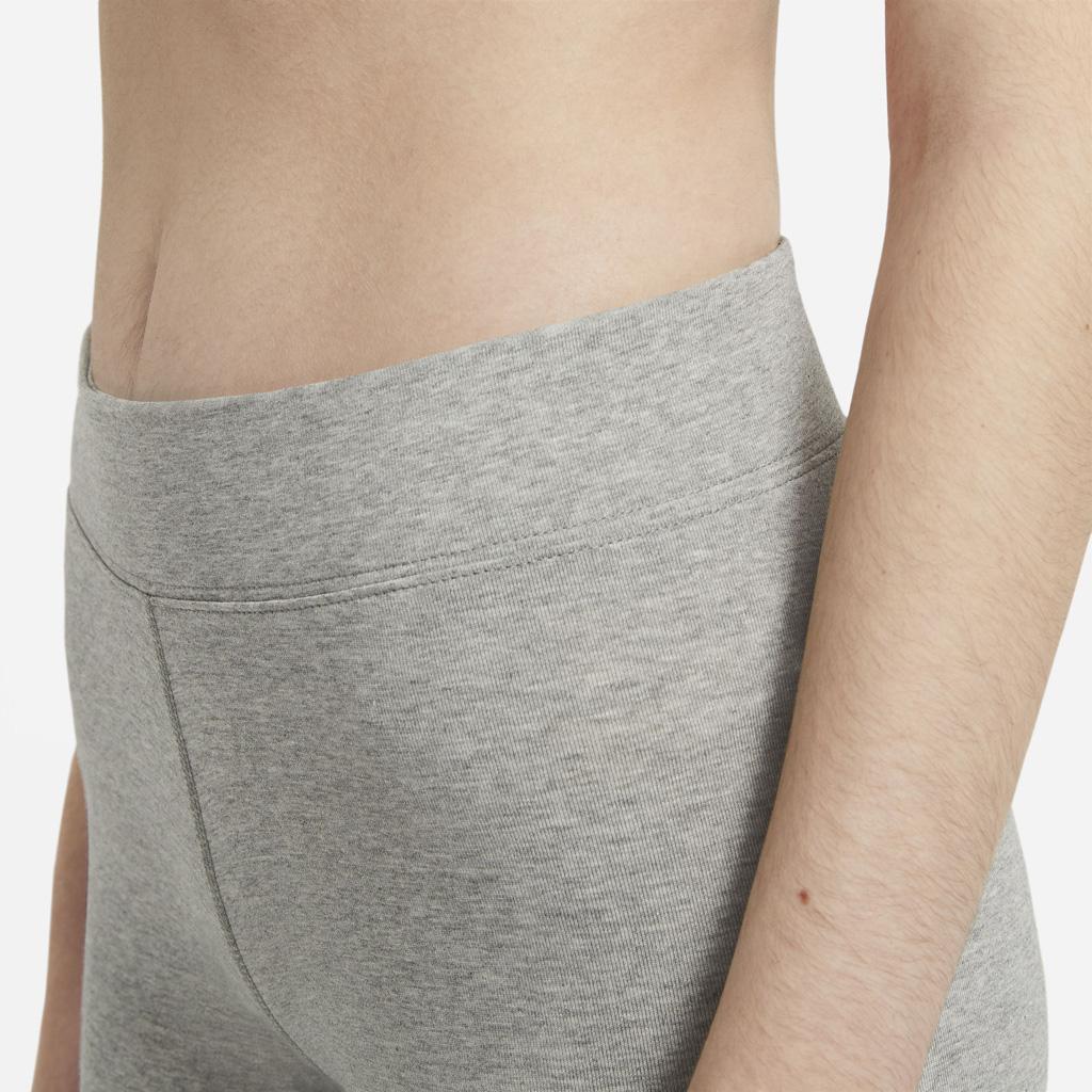 Malla Corta Nike Sportswear Essential - Image 3