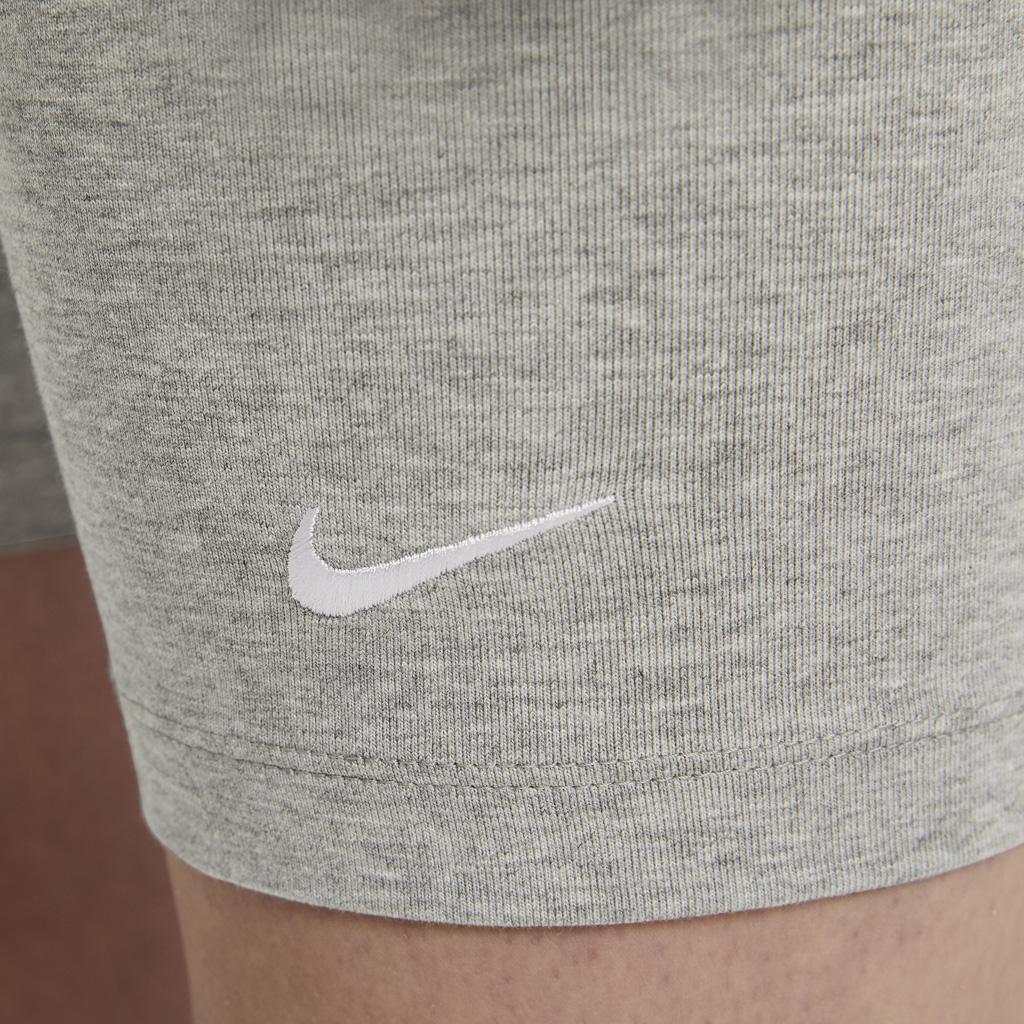 Malla Corta Nike Sportswear Essential - Image 4