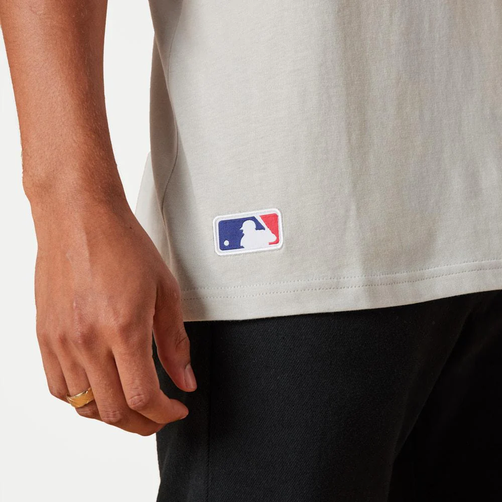 New Era League Essential Tee - Image 4