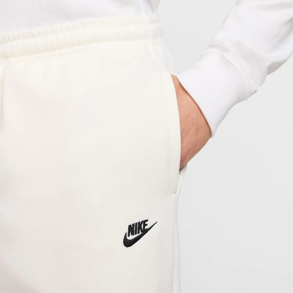Nike Club Men's French Terry Jogger - Image 3