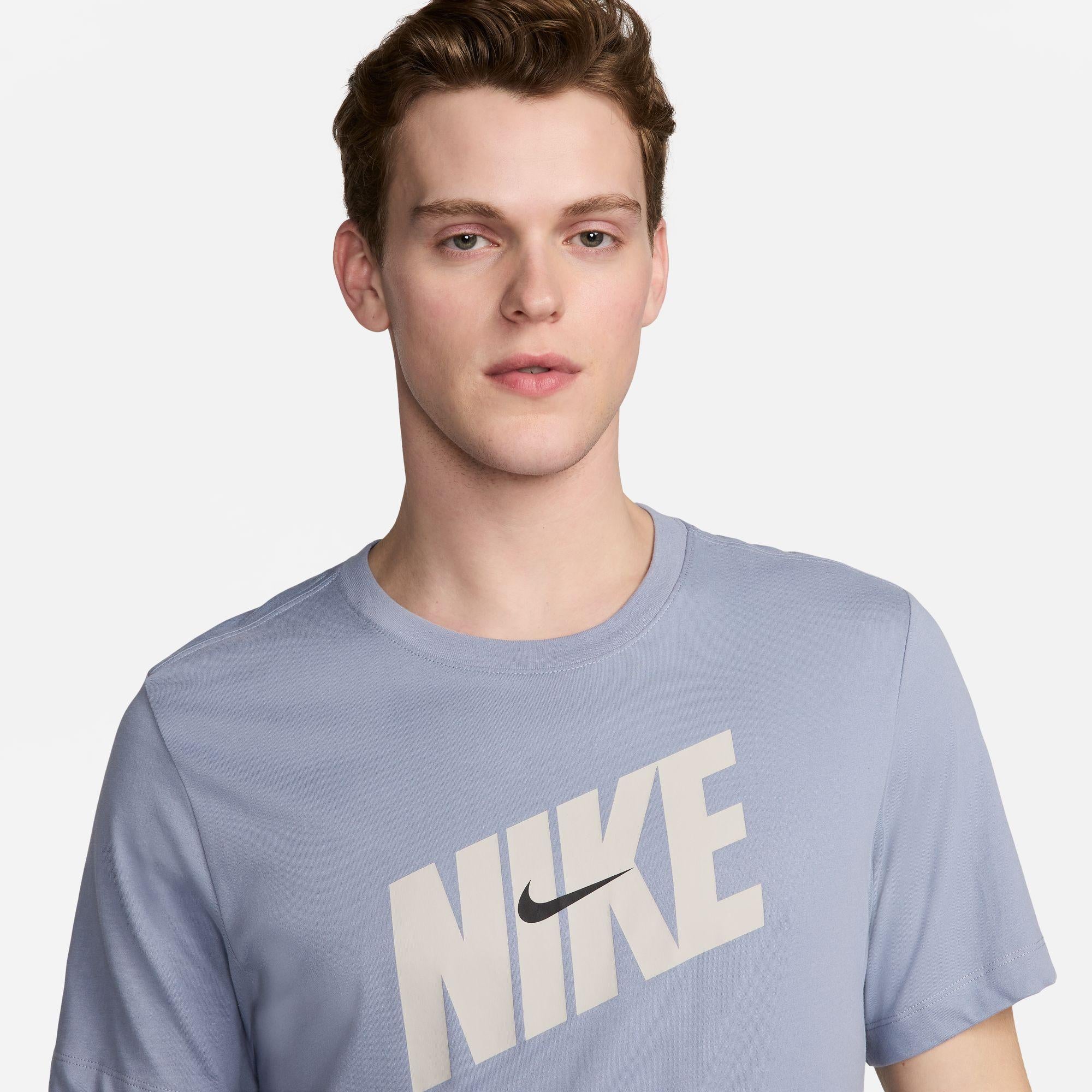 Nike DrI-Fit Men's Fitness T-Shirt - Image 3