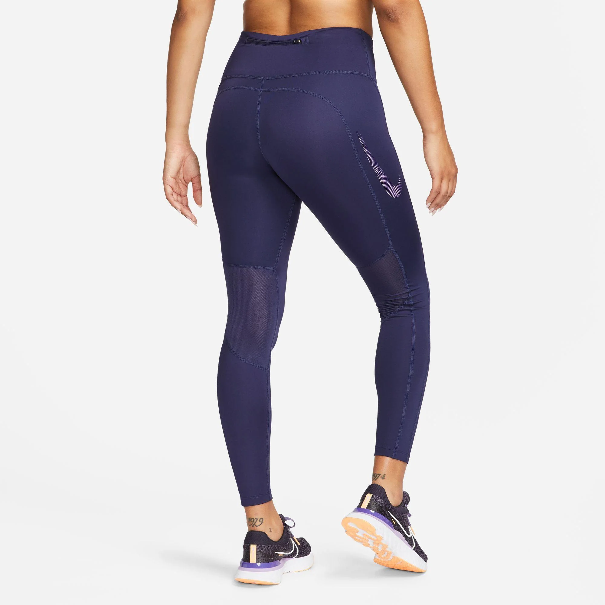 Nike Fast Swoosh Women's MiD-Rise 7 - Image 2