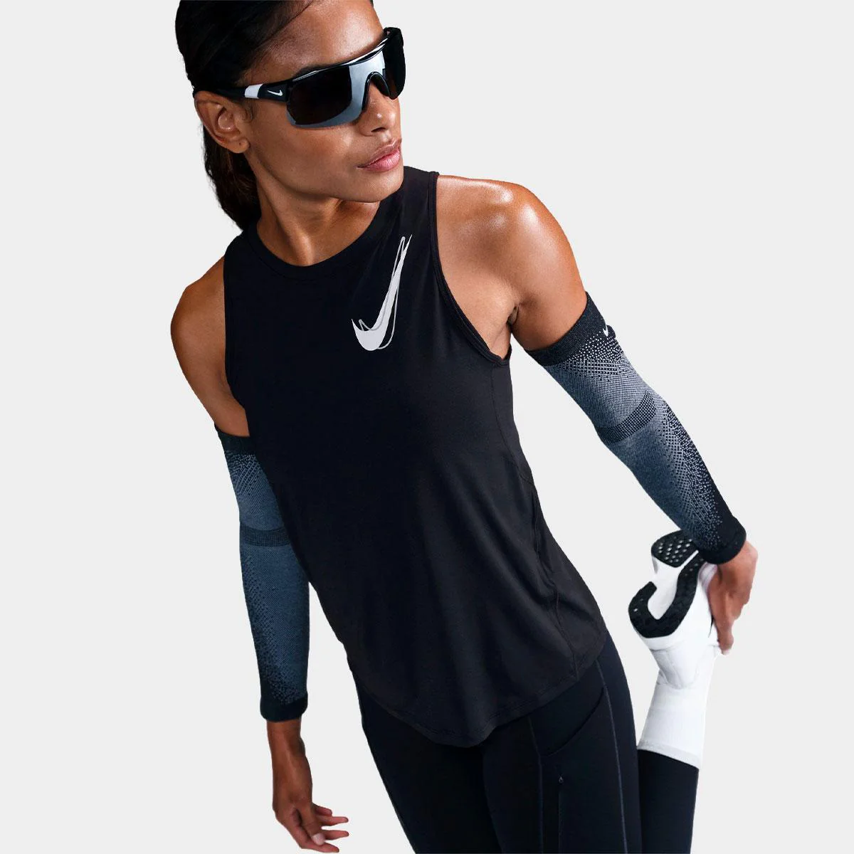 Nike One Swoosh Women's DrI-Fit - Image 3