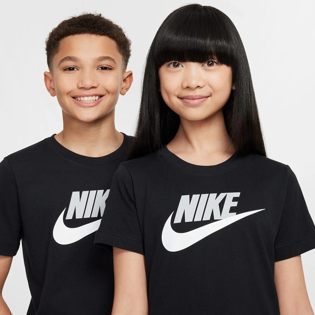 Camiseta Nike Sportswear Big Kids - Image 3