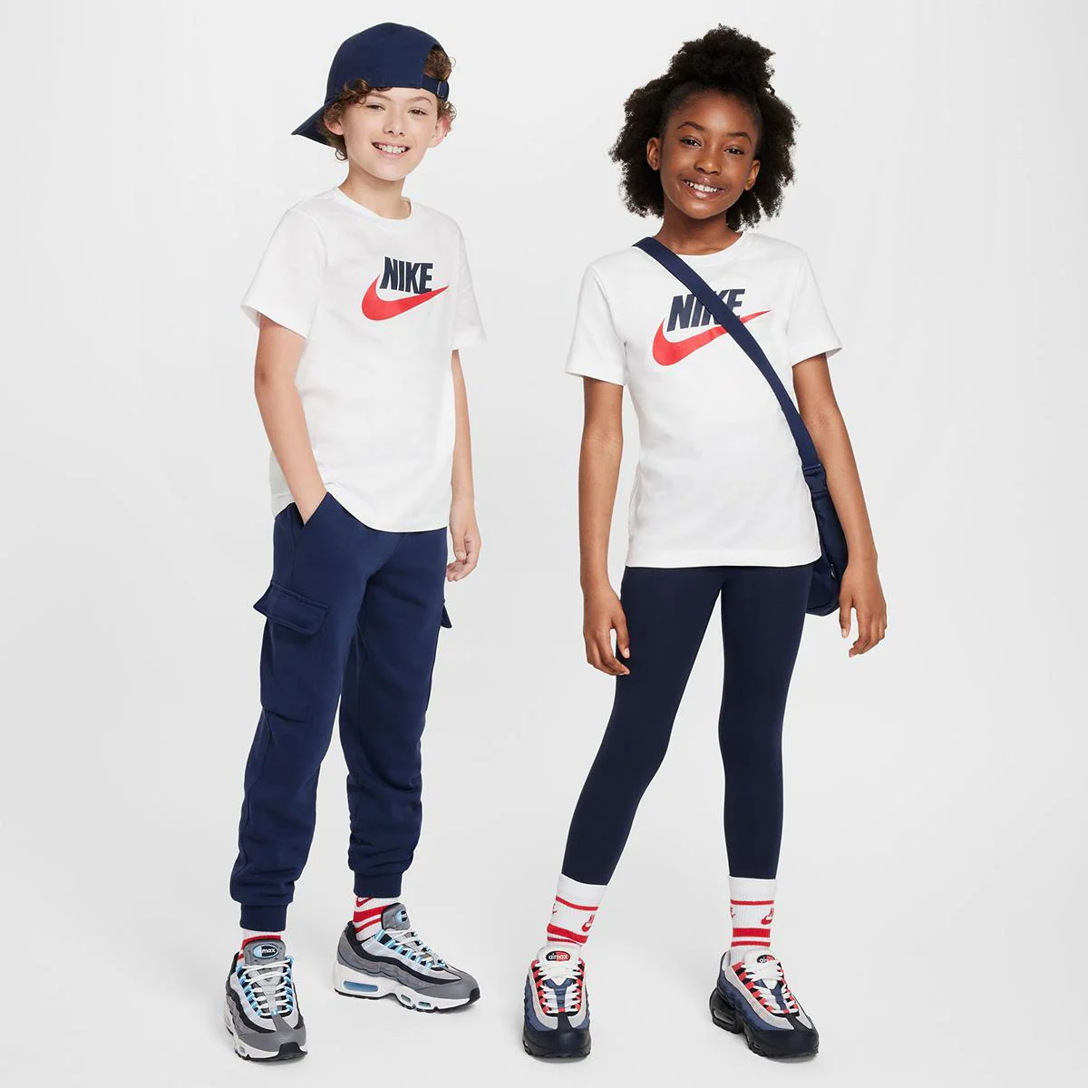 Camiseta Nike Sportswear Big Kids - Image 4