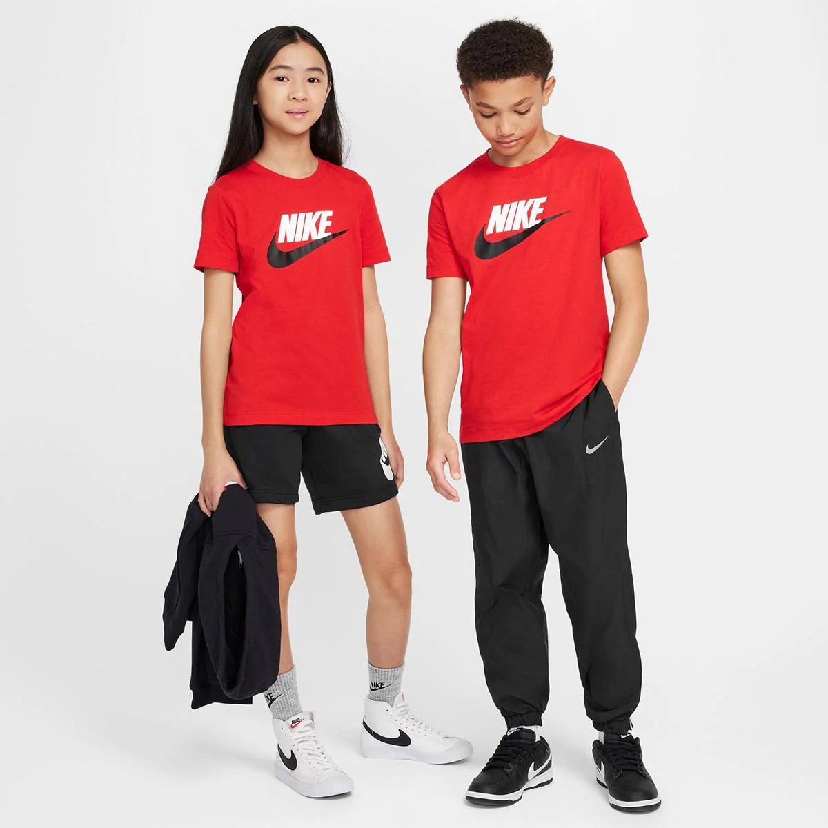 Camiseta Nike Sportswear Big Kids - Image 4