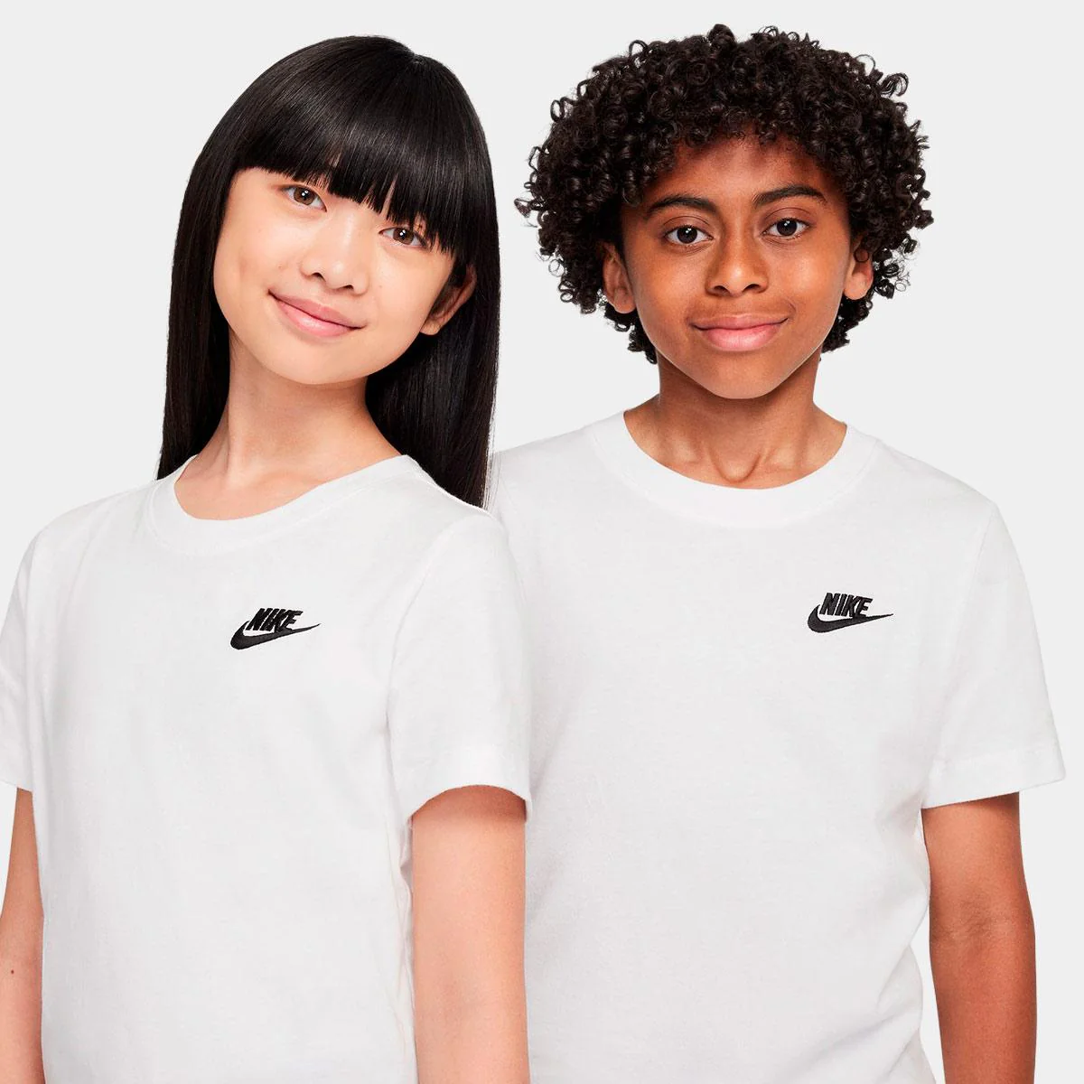 Camiseta Nike Sportswear Big Kids - Image 3