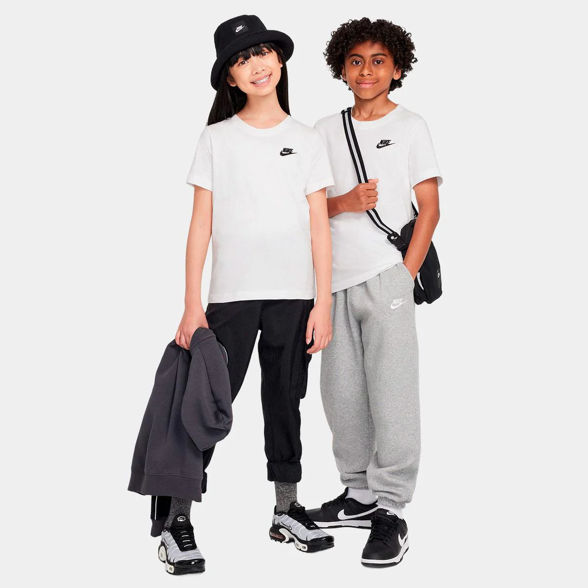 Camiseta Nike Sportswear Big Kids - Image 4