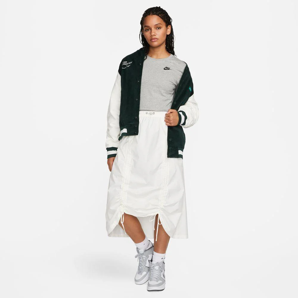 Nike Sportswear Club Essentials - Image 5
