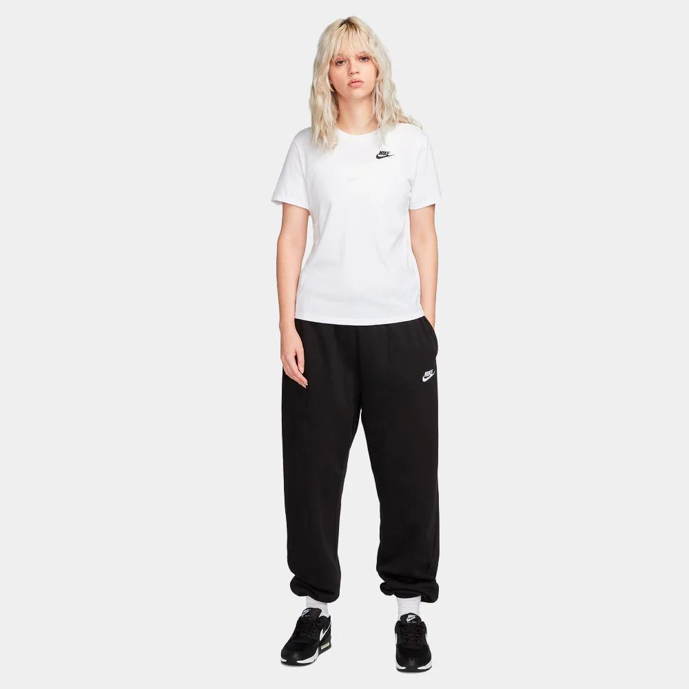 Camiseta  Nike Sportswear Club Essentials - Mujer - Image 4