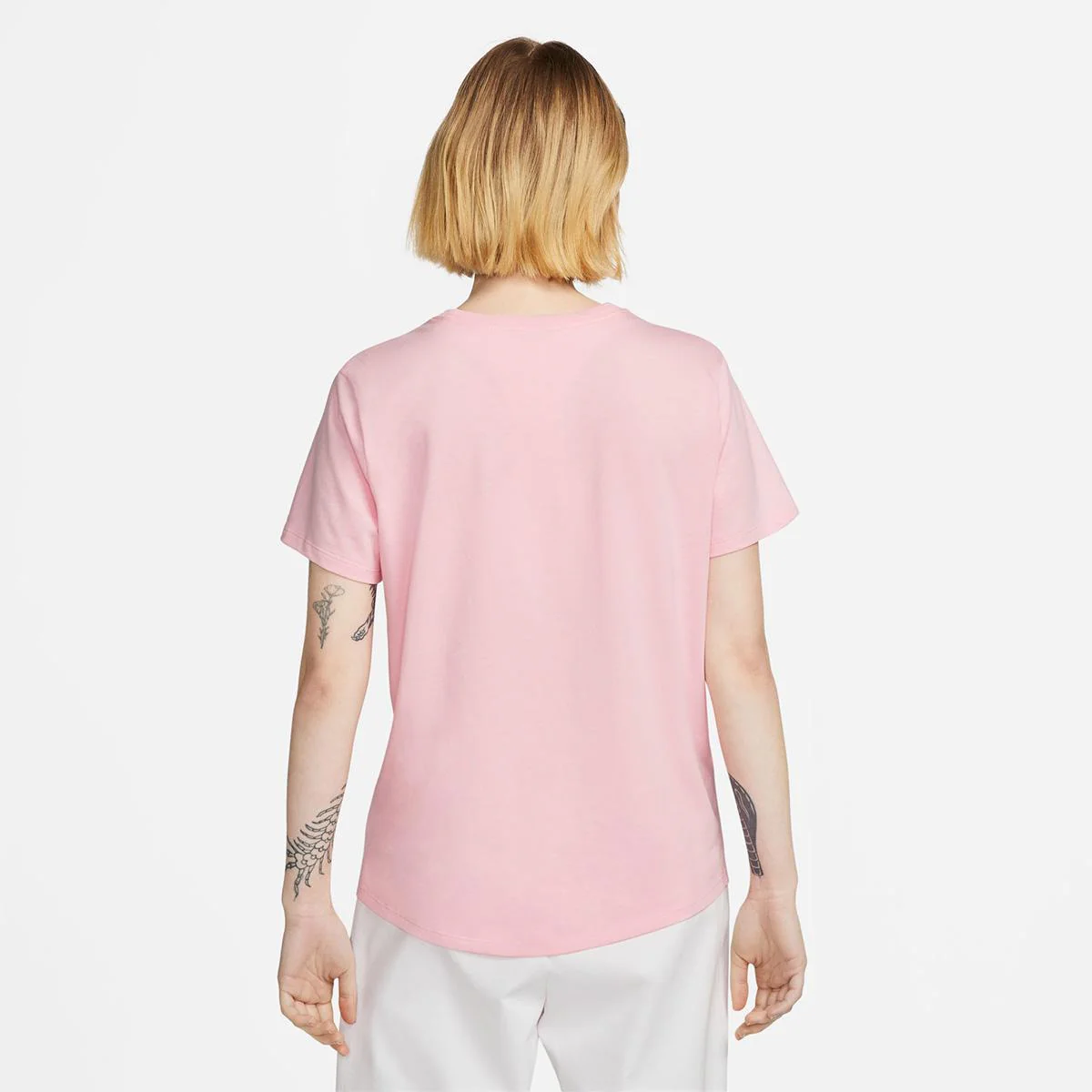 Nike Sportswear Club Essentials - Image 2