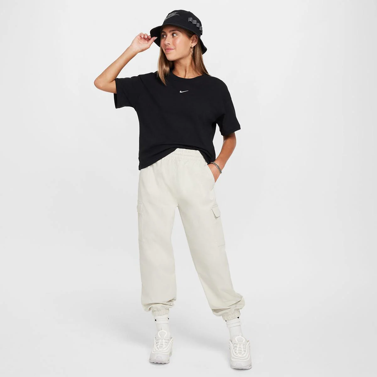 Nike Sportswear Essential - Image 4