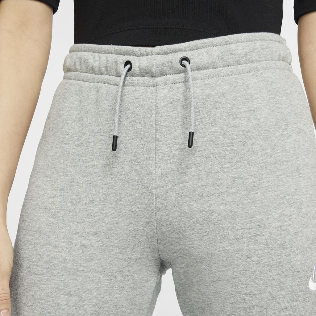 Nike Sportswear Essential - Image 4