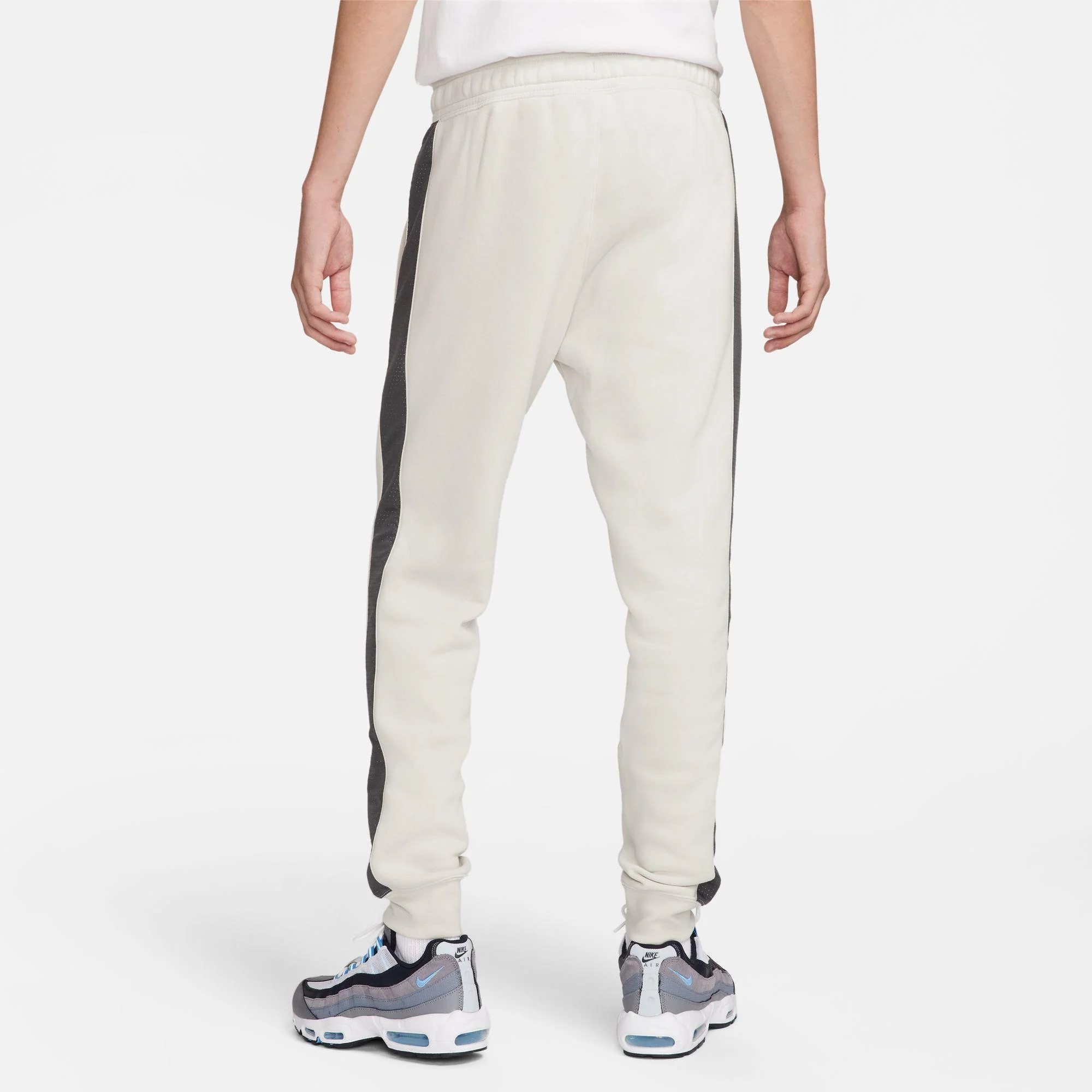 Nike Sportswear Men's Fleece Jogger - Image 2