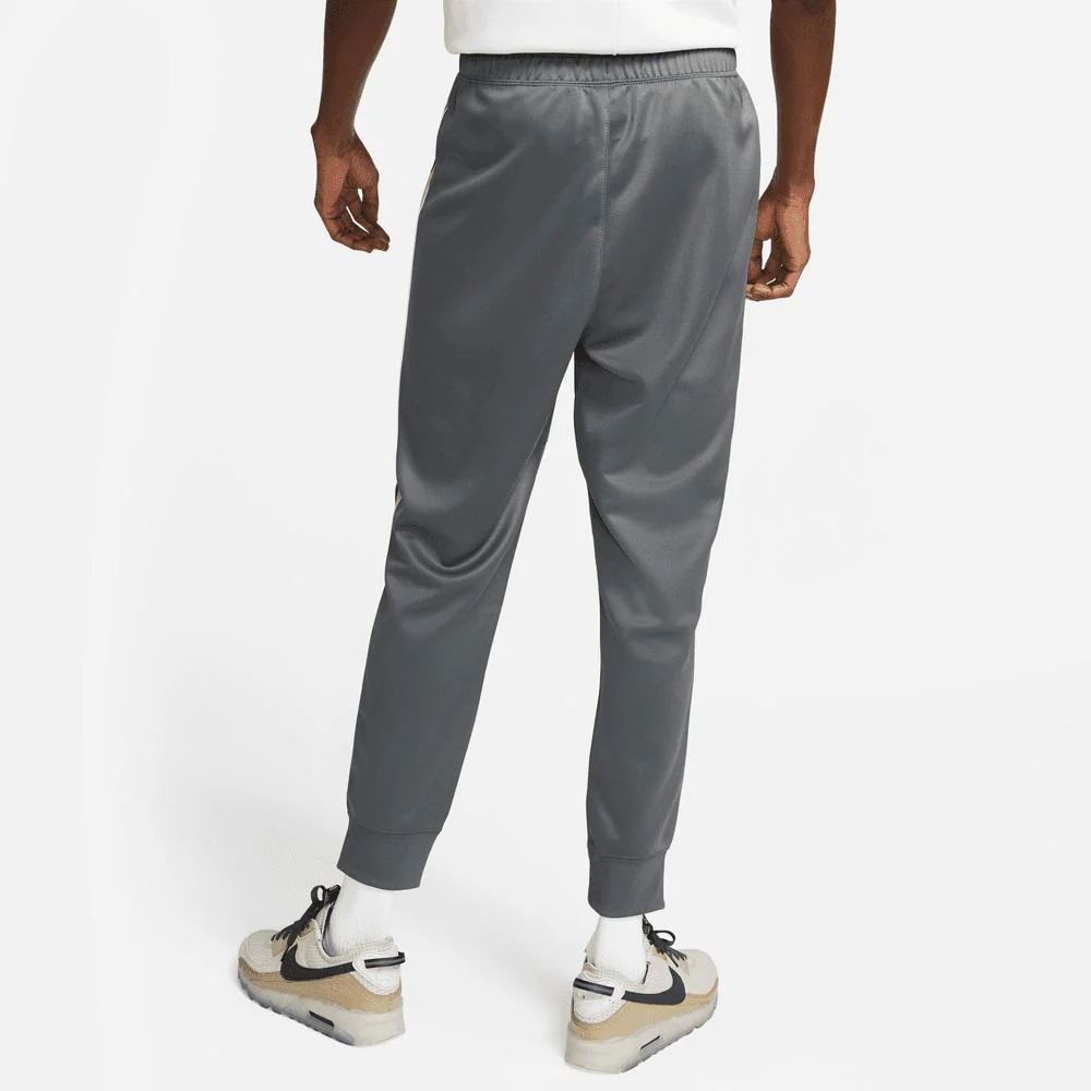 Nike Sportswear Repeat - Image 2
