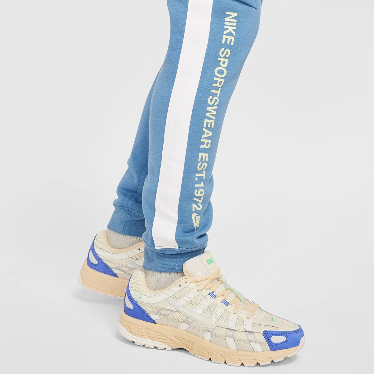 Nike Sportswear Standard Issue - Image 4