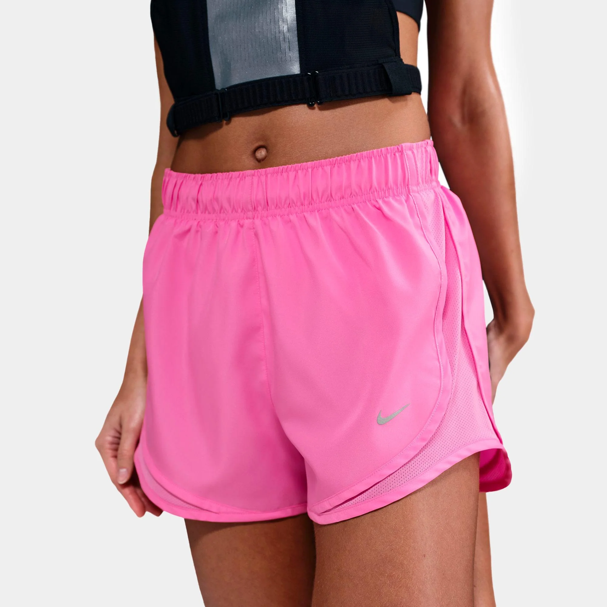 Pantalón Corto Nike Tempo De Running De Talle Medio De 8 Cm DrI-Fit - Mujer - Image 3