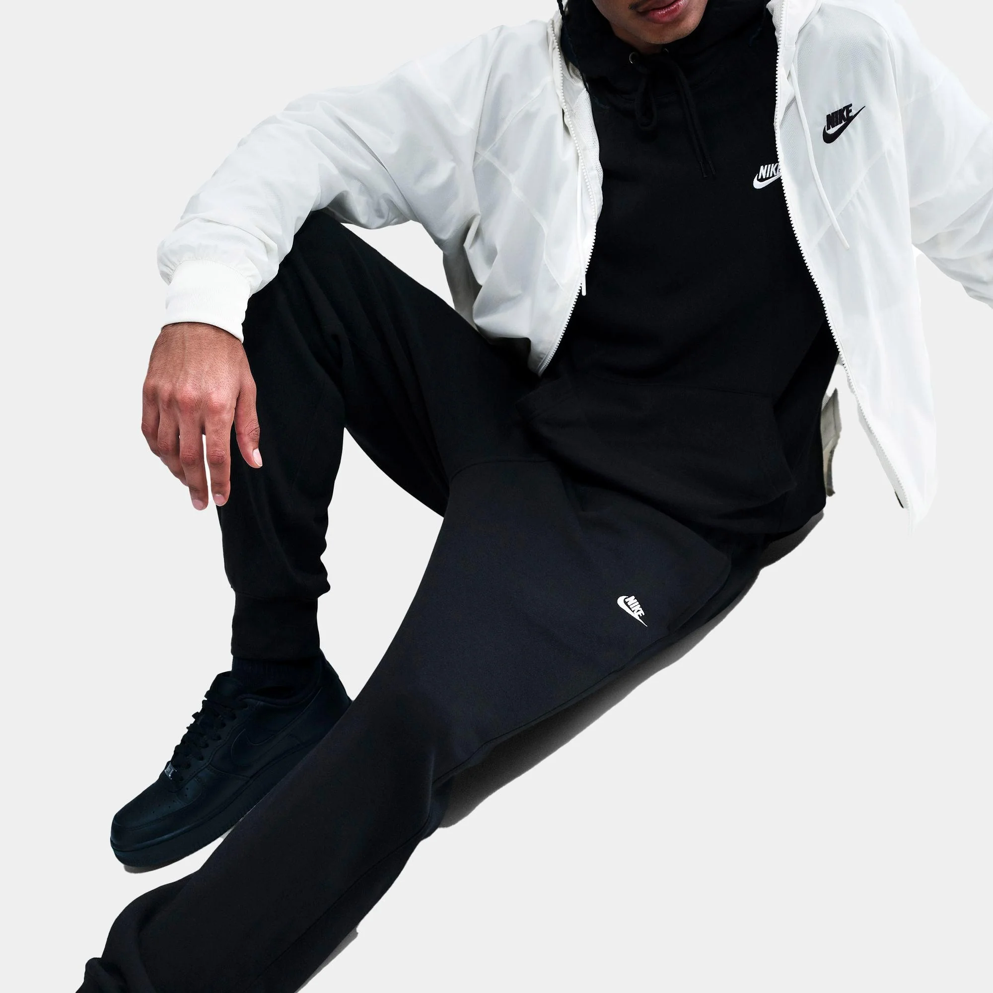 Jogger Nike Club – Hombre - Image 4