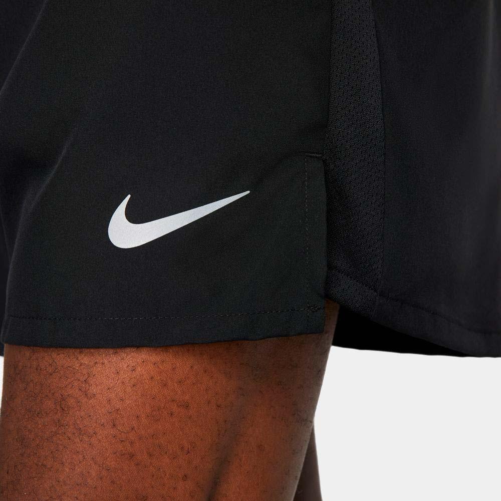 Pantalón Nike Challenger Corto De Running DrI-Fit De 13 cm Con Malla Interior - Hombre - Image 4